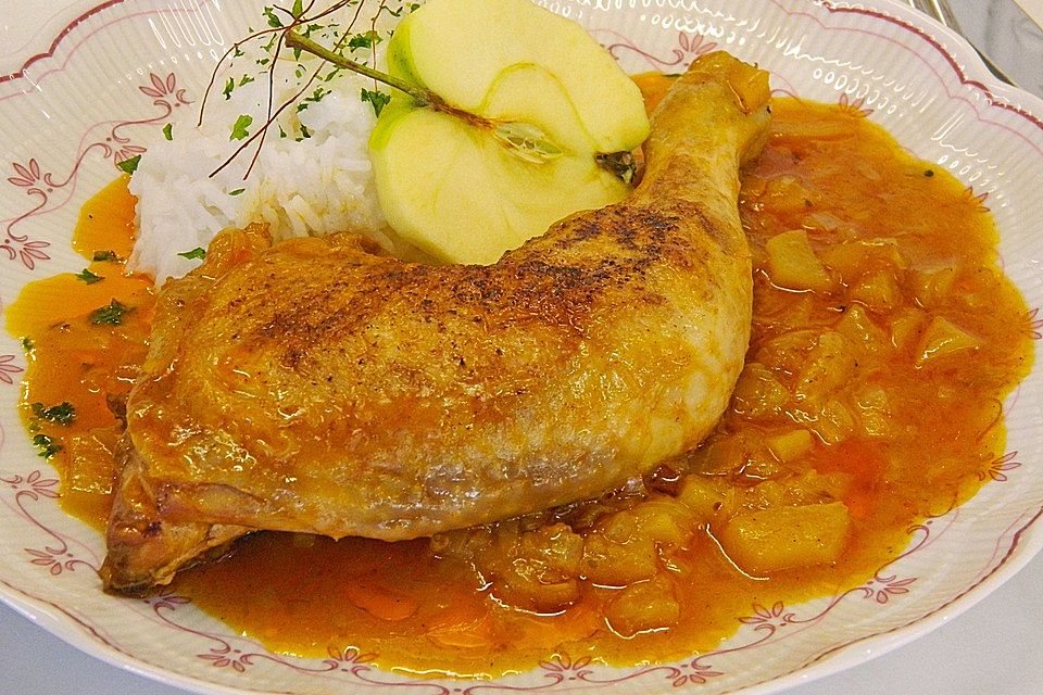 Hähnchenkeulen mit Curry-Apfelsoße