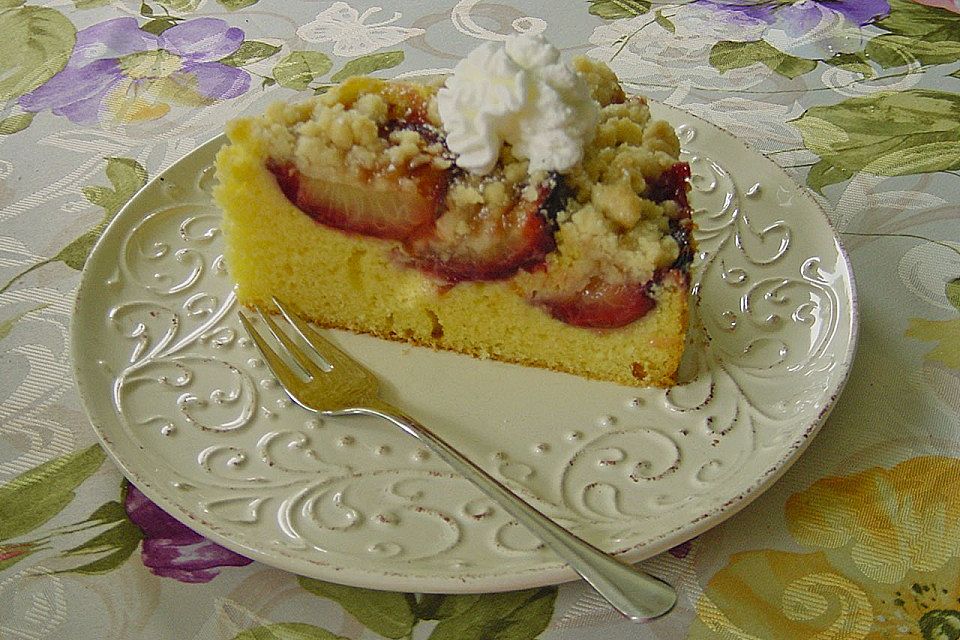 Eierlikör - Pflaumenkuchen mit Streuseln