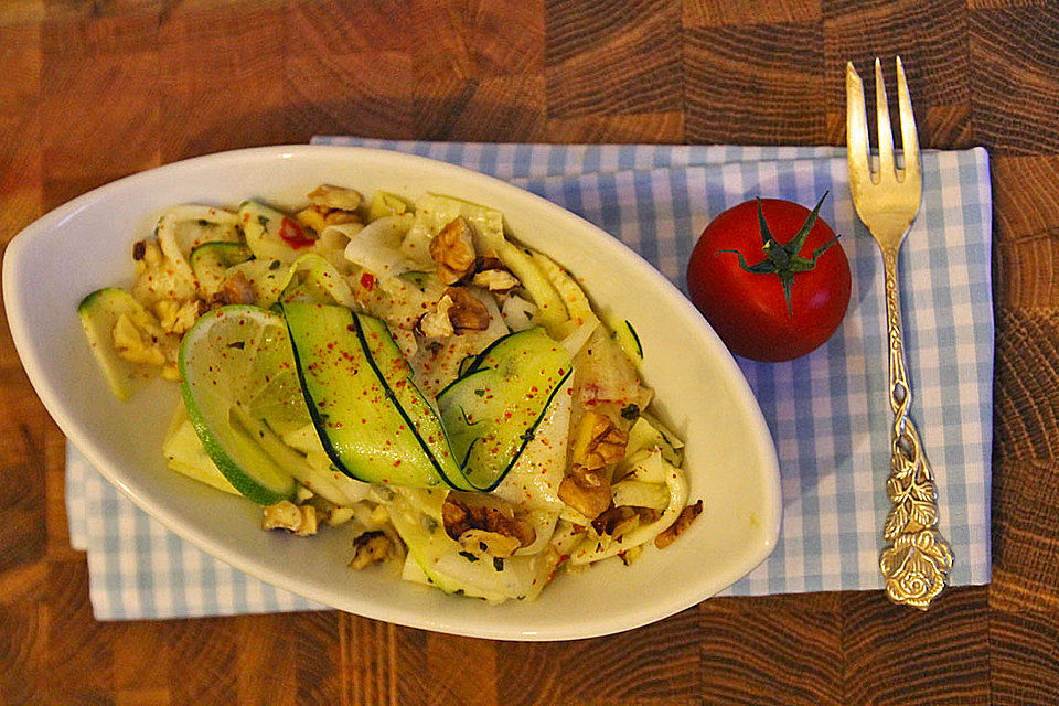 Zucchini - Salat mit Minz - Vinaigrette