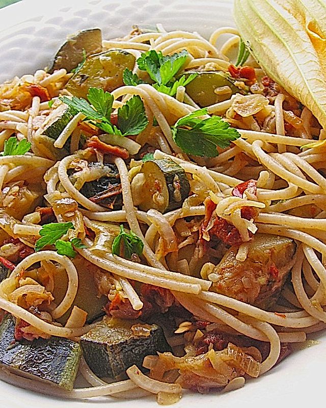 Italialadys Spaghetti con Zucchini e Limone