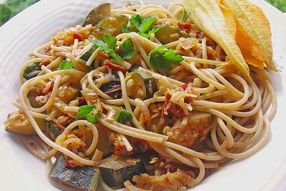 Italialadys Spaghetti con Zucchini e Limone