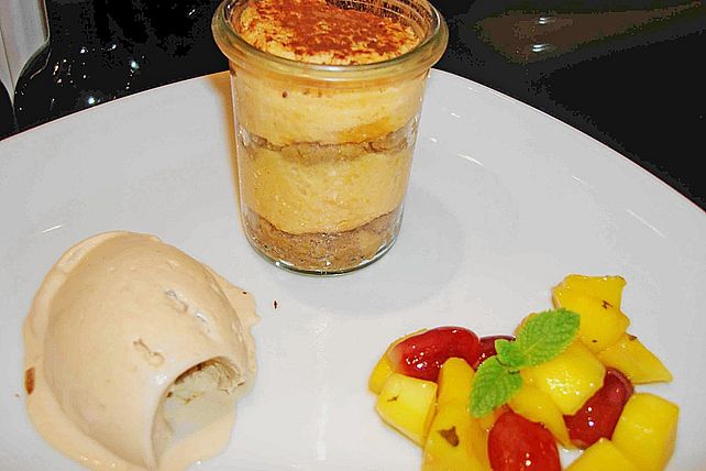 Bataten - Tiramisu mit Kaffee - Eis und Mango - Trauben - Salat von ...