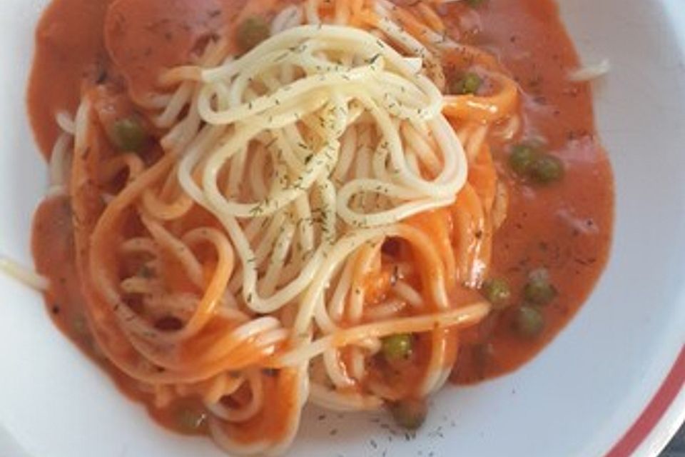 Spaghetti mit Tomatensoße