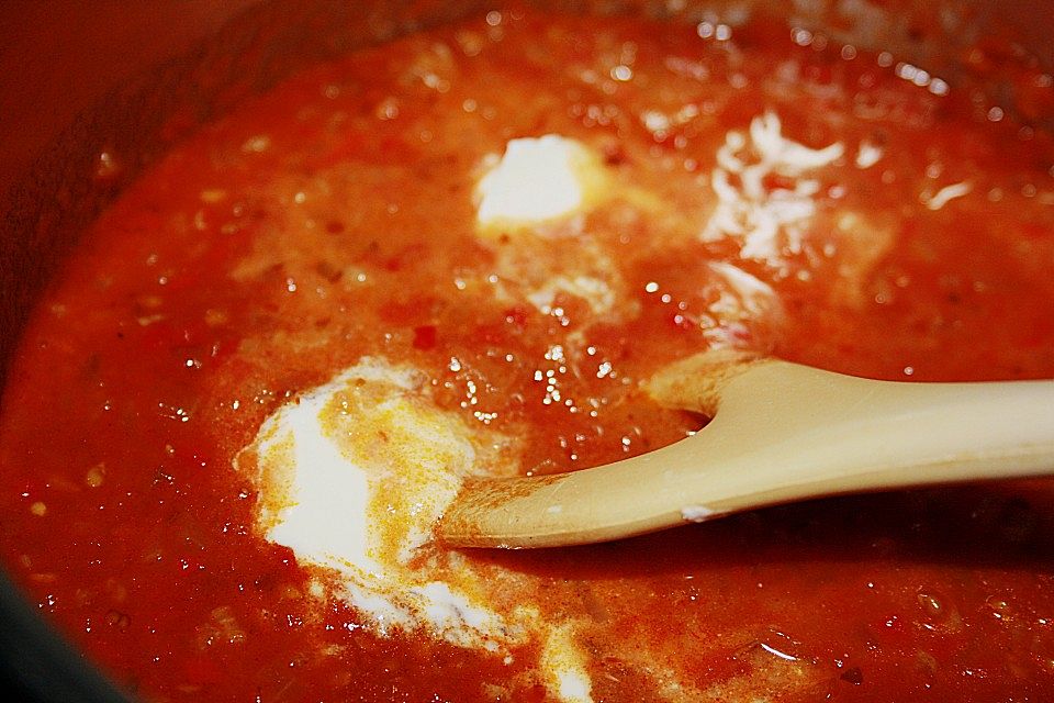 Spaghetti mit Tomatensoße