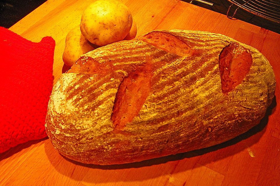 Kartoffelbrot mit Sauerteig