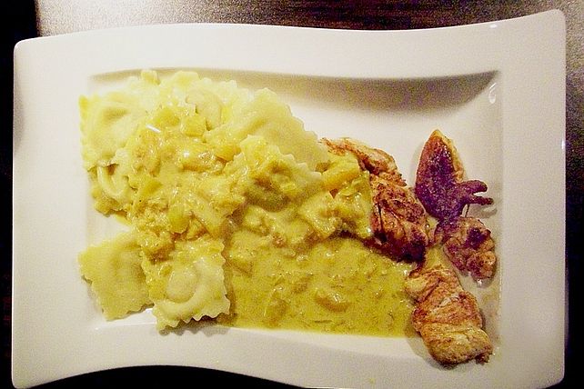 Ravioli mit Aprikosen - Ricottafüllung auf Pfirsich - Sahne - Sauce von ... Ravioli mit Aprikosen - Ricottafüllung auf Pfirsich - Sahne - Sauce von ...