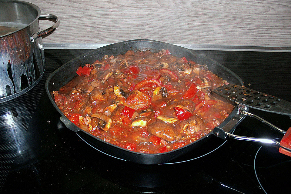 Pilzgemüse mit Paprika und Speck