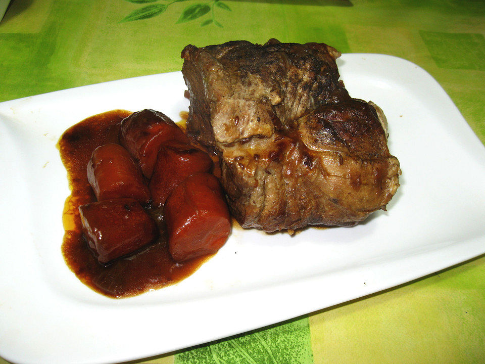 Schweinebraten mit Zwiebelsoße von Tala0| Chefkoch