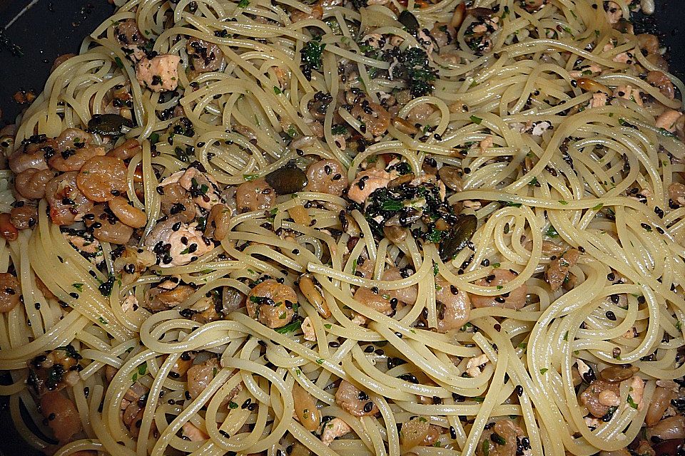 Spaghettini asiatisch angehaucht