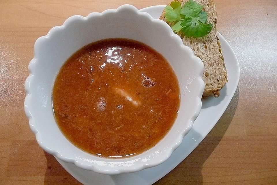 Rote Rüben - Suppe mit Leberwurst