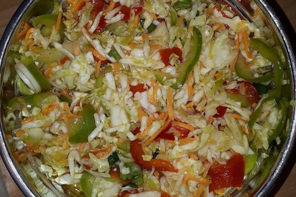 Kanadischer Weißkrautsalat