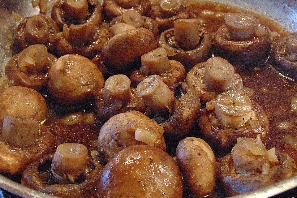 Geschmorte Champignons