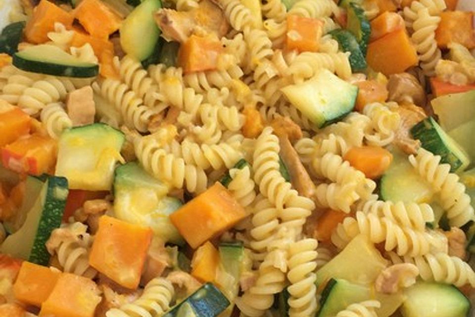 Vegetarischer Nudelauflauf mit Kürbis Vegetarischer Nudelauflauf mit Kürbis