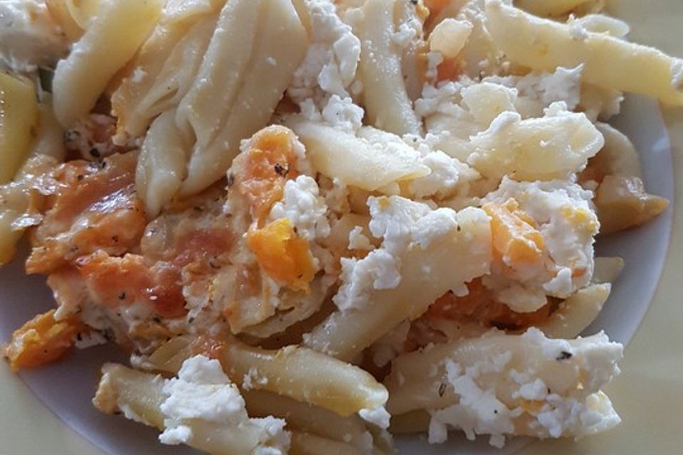 Vegetarischer Nudelauflauf mit Kürbis Vegetarischer Nudelauflauf mit Kürbis