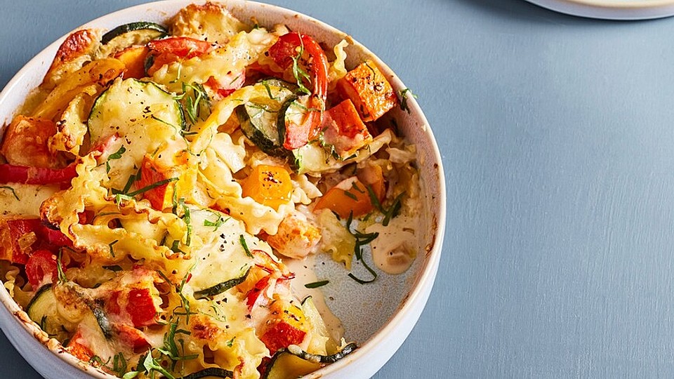 Vegetarischer Nudelauflauf mit Kürbis von pyroxene