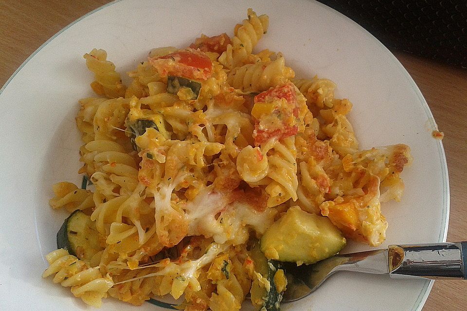 Vegetarischer Nudelauflauf mit Kürbis Vegetarischer Nudelauflauf mit Kürbis