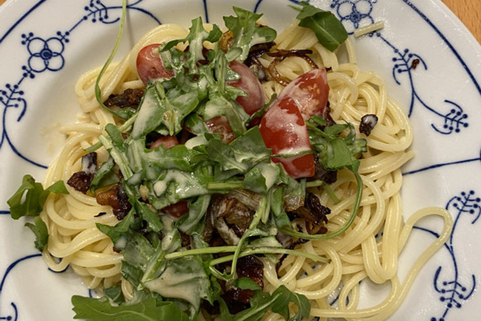 Spaghetti mit Speck und Rucola