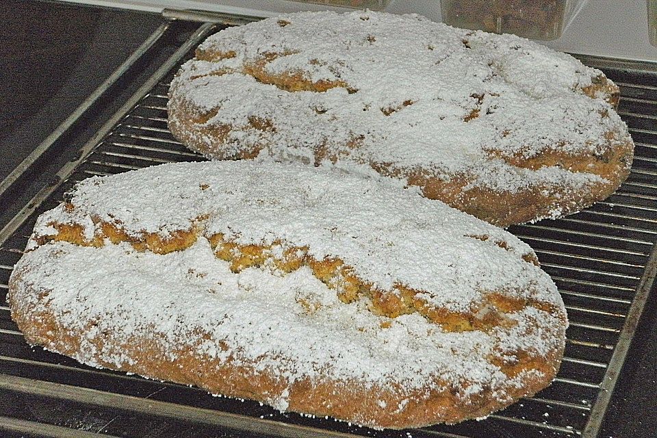 Amaretto - Quark Stollen Amaretto - Quark Stollen