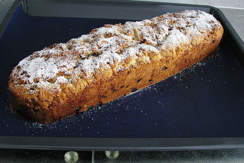Amaretto - Quark Stollen Amaretto - Quark Stollen