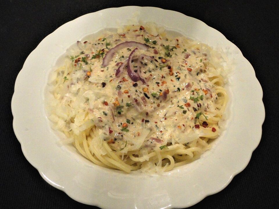 Nudeln mit Thunfisch - Zwiebel - Sahnesauce| Chefkoch