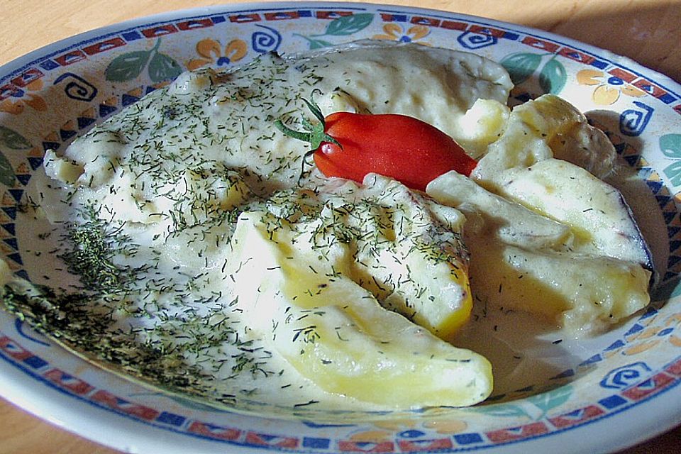 Seelachsfilet mit Sauerrahmsoße