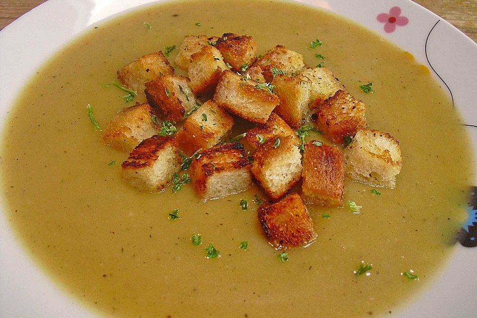Kürbiscremesuppe mit Croutons