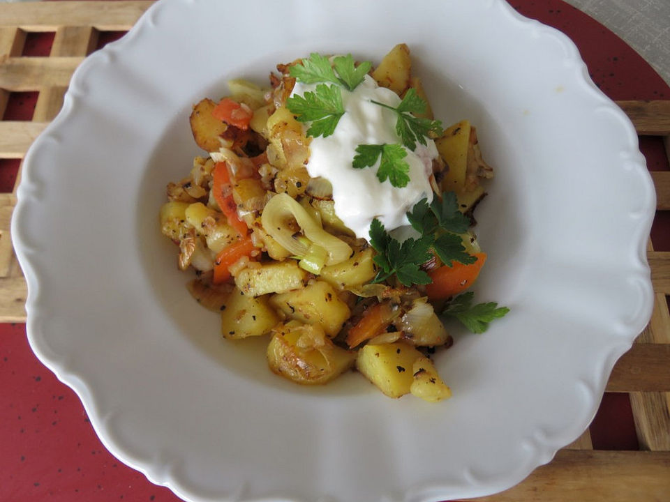 Kartoffel-Speck-Lauch-Pfanne mit Paprika von gabipan| Chefkoch