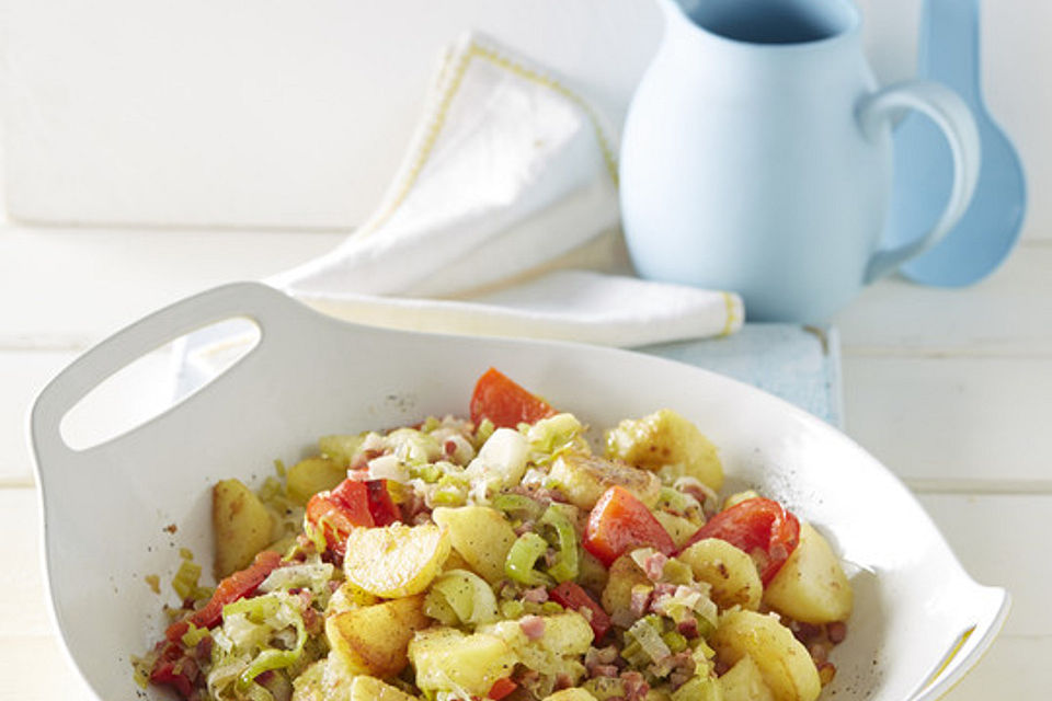 Kartoffel-Speck-Lauch-Pfanne mit Paprika