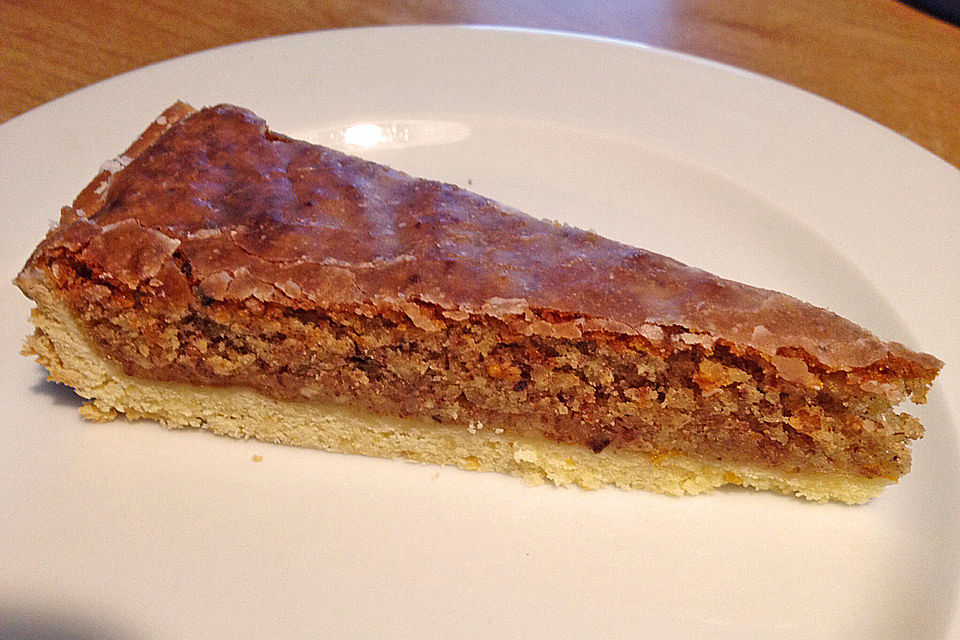 Berner Haselnusskuchen