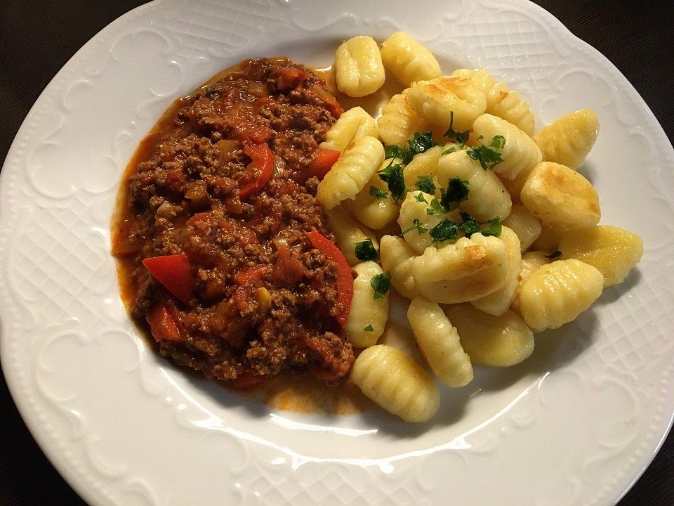 Gnocchi mit Hackfleisch und Pilzen in Tomatensauce von msmaccool| Chefkoch