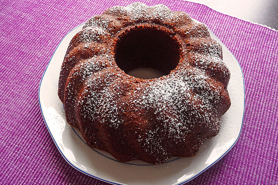 Advents - Gugelhupf mit Spekulatius und Birnen