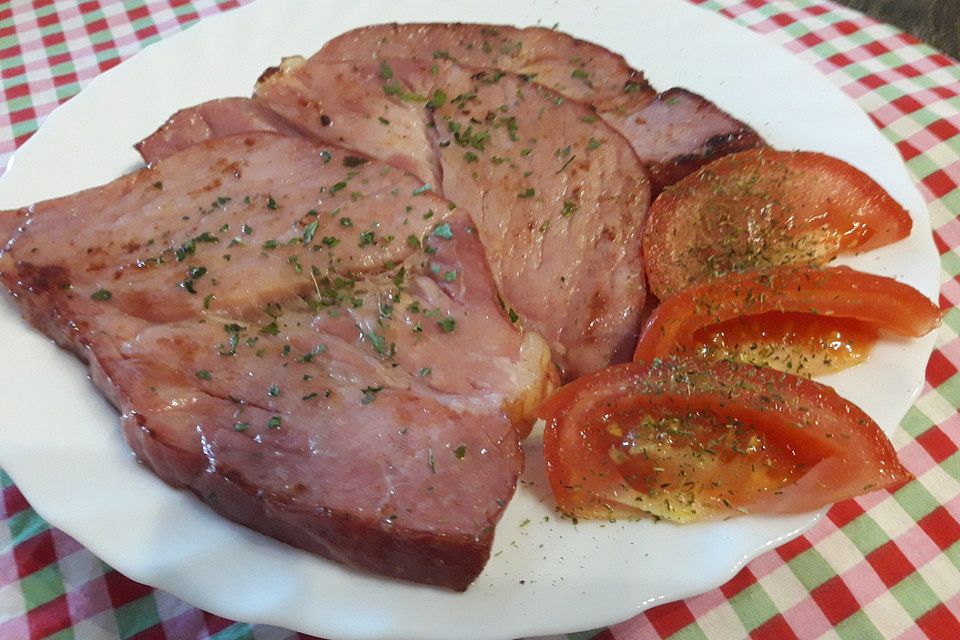 Kasselerscheiben gebraten mit Rosenkohl und Polenta