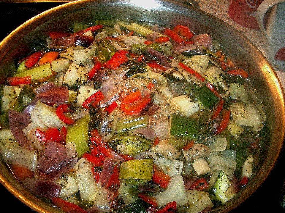 Fischsuppe mit scharfem Tomaten - Topping von CocaColaMaus| Chefkoch
