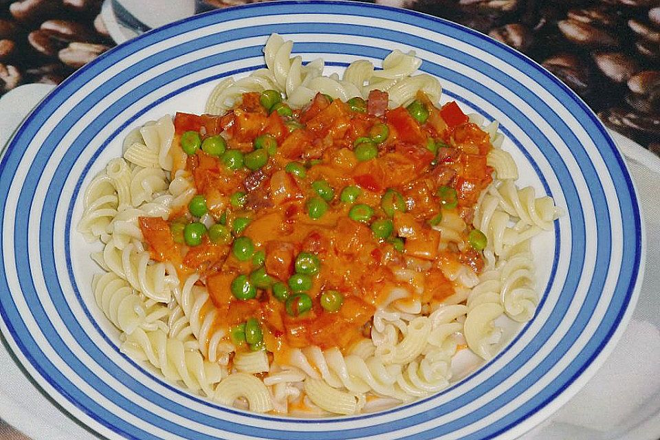 Nudeln mit Speck - Ajvar - Sahnesauce