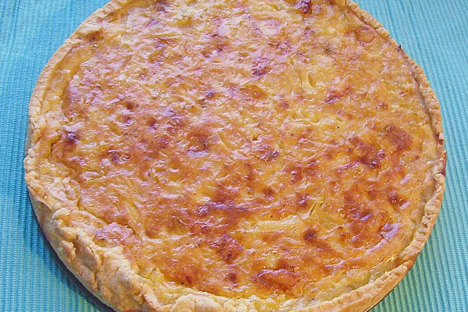 Quiche mit karamellisierten Zwiebeln und Gorgonzola