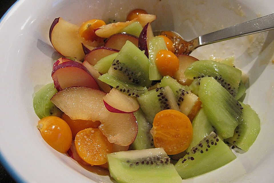 Nusstörtchen mit marinierten Zitrusfrüchten und Vanillesauerrahm