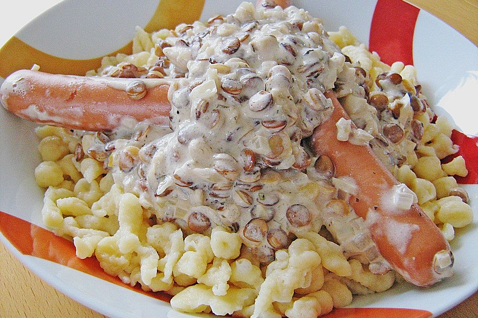 Spätzle mit Rahmlinsen und Bockwurst