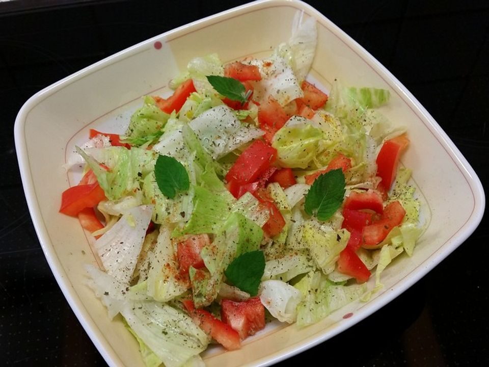 Eisbergsalat mit leckerem Salatdressing von superbanane08| Chefkoch