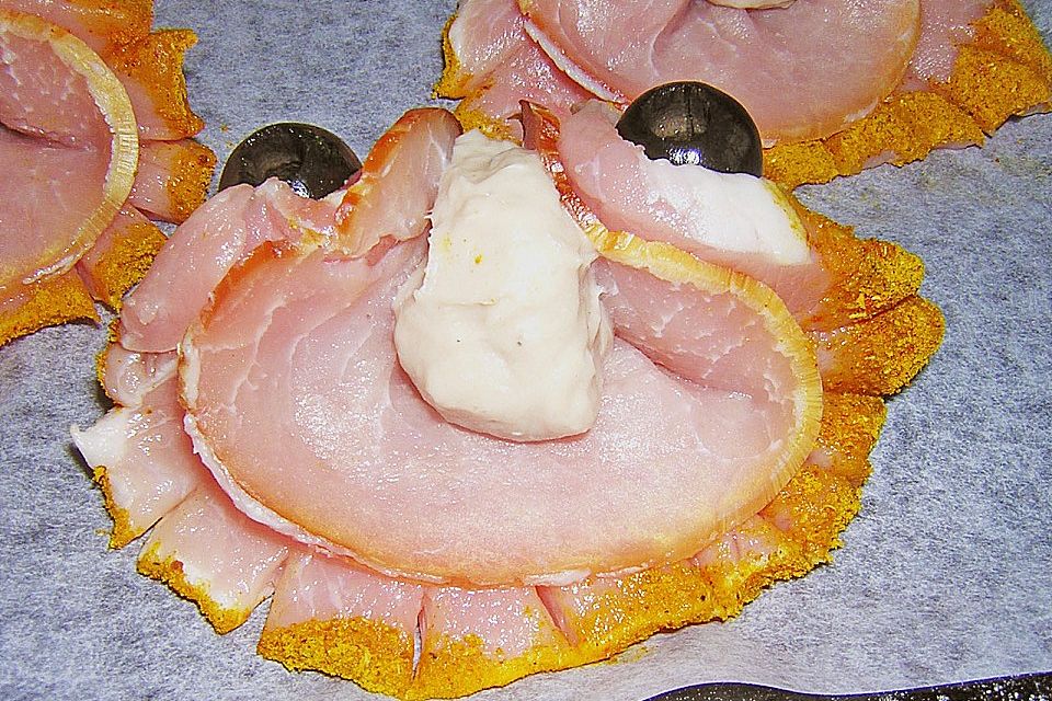 Schweinerückenmuscheln mit Champignonsauce und Kartoffelchips Schweinerückenmuscheln mit Champignonsauce und Kartoffelchips