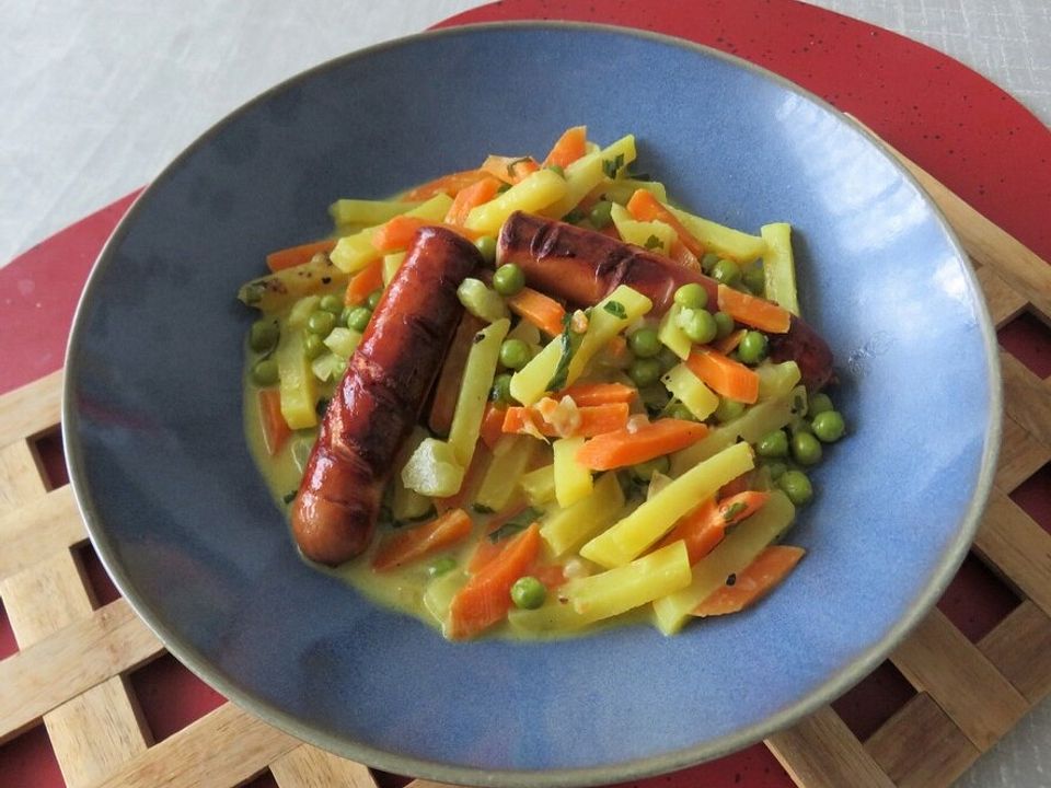Gemüse-Kartoffeleintopf mit Würstchen und Speck von litwis| Chefkoch