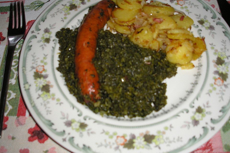 Grünkohl mit Lungwurst und Bratkartoffeln