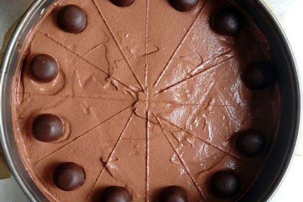 Schnelle Mousse au Chocolat - Torte mit Keksboden | Chefkoch