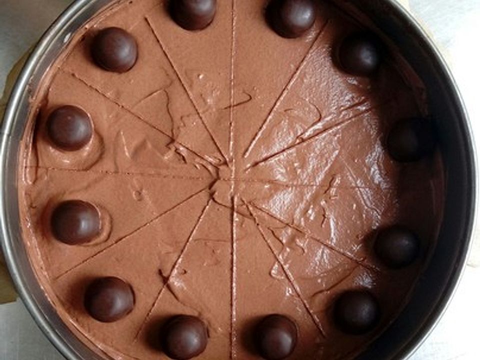 Schnelle Mousse au Chocolat - Torte mit Keksboden| Chefkoch