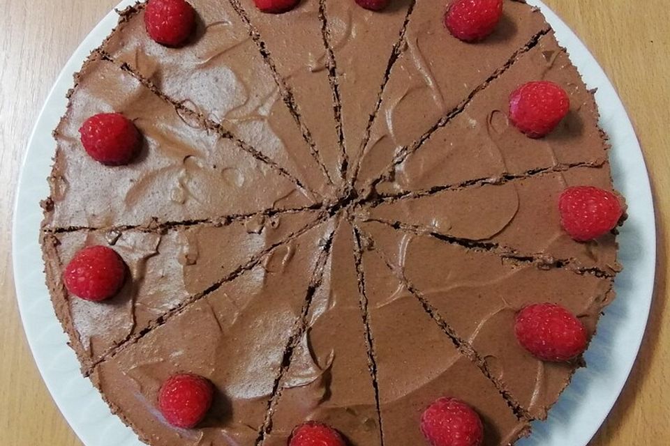 Schnelle Mousse au Chocolat - Torte mit Keksboden