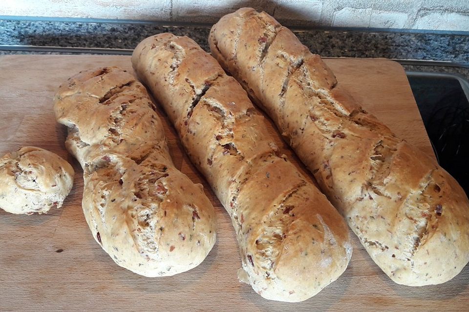 Herzhaftes Zwiebelbrot oder Zwiebelbaguette Herzhaftes Zwiebelbrot oder Zwiebelbaguette