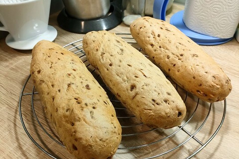 Herzhaftes Zwiebelbrot oder Zwiebelbaguette Herzhaftes Zwiebelbrot oder Zwiebelbaguette