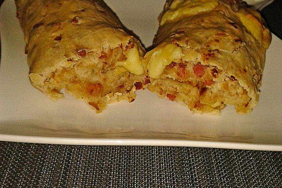 Herzhaftes Zwiebelbrot oder Zwiebelbaguette Herzhaftes Zwiebelbrot oder Zwiebelbaguette