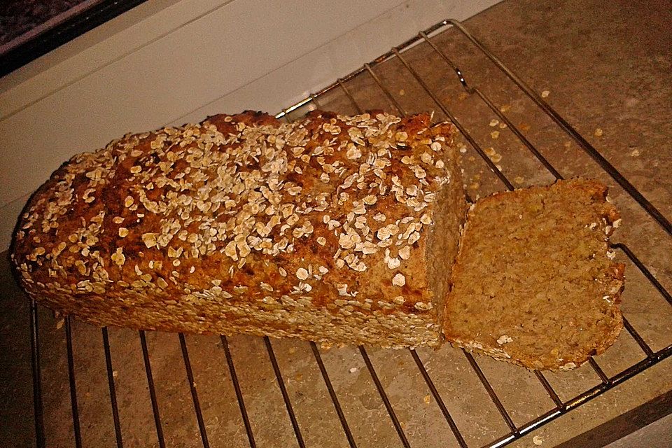 Herzhaftes Zwiebelbrot oder Zwiebelbaguette Herzhaftes Zwiebelbrot oder Zwiebelbaguette