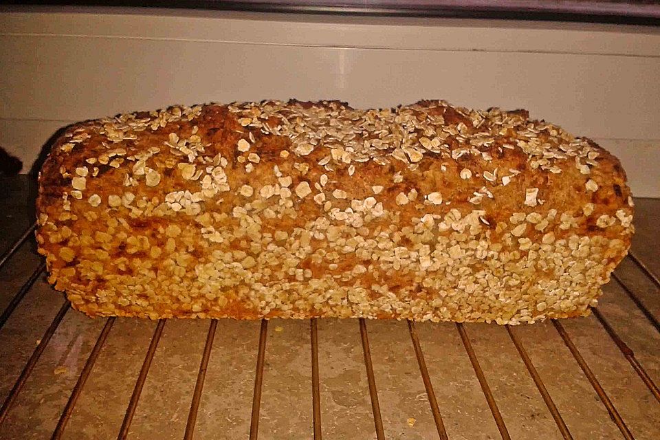 Herzhaftes Zwiebelbrot oder Zwiebelbaguette Herzhaftes Zwiebelbrot oder Zwiebelbaguette