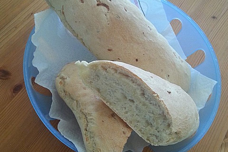 Herzhaftes Zwiebelbrot oder Zwiebelbaguette Herzhaftes Zwiebelbrot oder Zwiebelbaguette